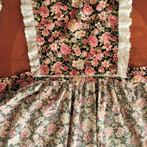 EUC- CUSTOM MADE, VINTAGE LOOK HOSTESS APRON - Picture 7 of 7